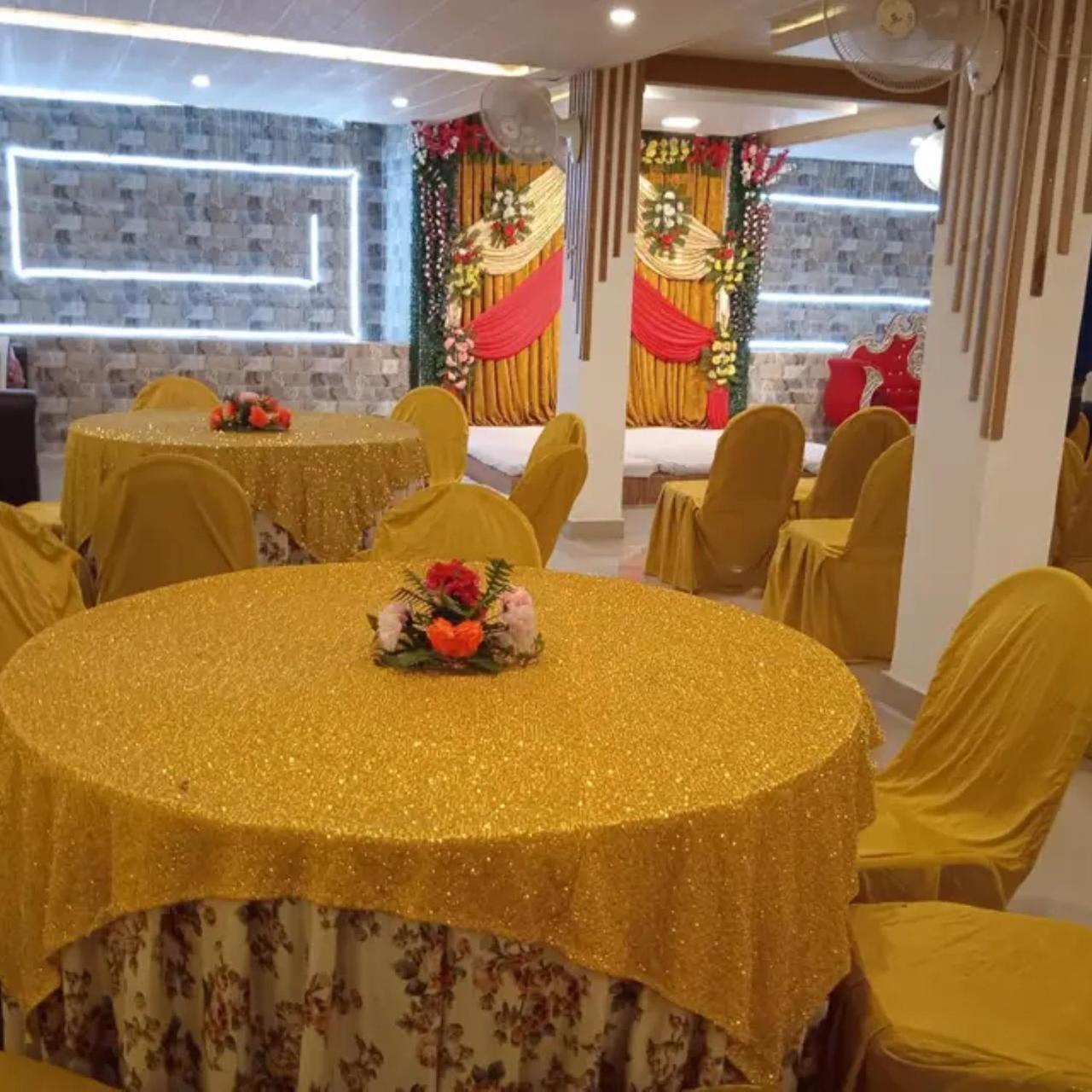 New Kumar Hotel & Banquet Lucknow Buitenkant foto